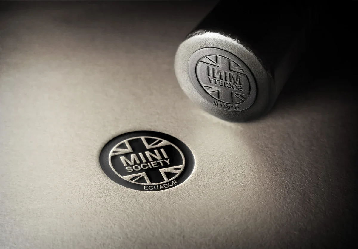 MINI Society · Identidad visual · Aplicación 01